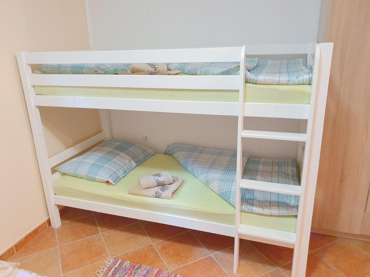 Studio Apartman Marti Apartment Кострена Екстериор снимка