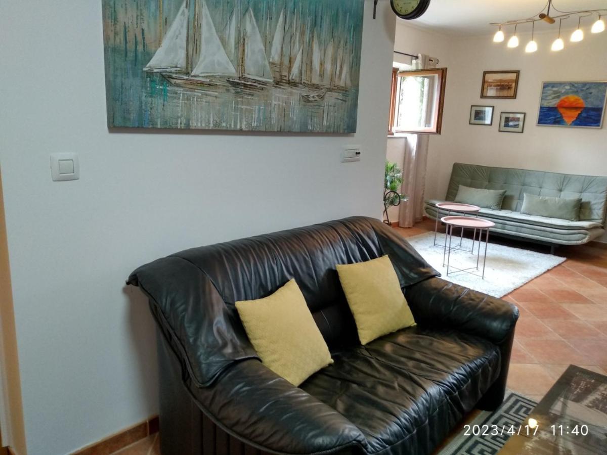 Studio Apartman Marti Apartment Кострена Екстериор снимка