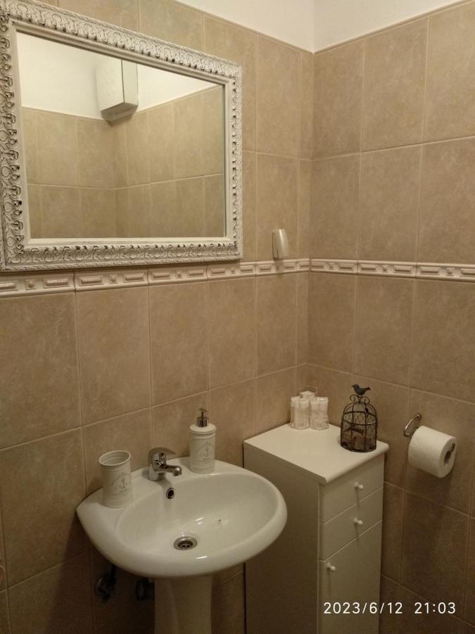 Studio Apartman Marti Apartment Кострена Екстериор снимка