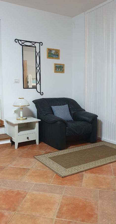 Studio Apartman Marti Apartment Кострена Екстериор снимка