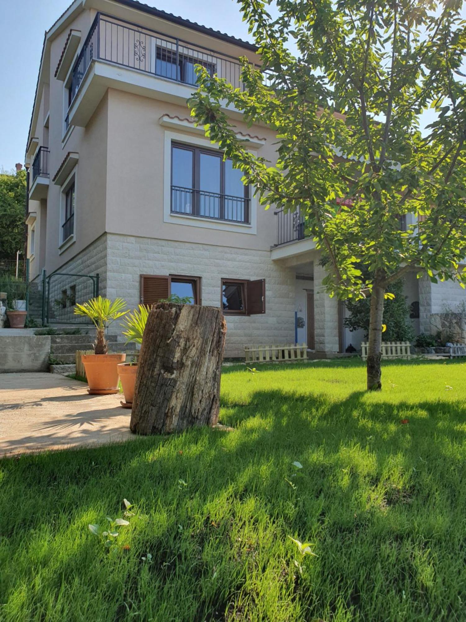 Studio Apartman Marti Apartment Кострена Екстериор снимка