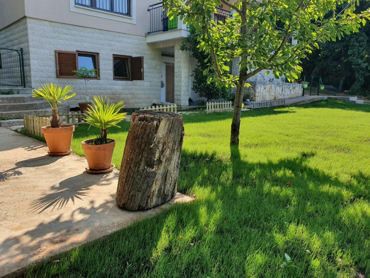 Studio Apartman Marti Apartment Кострена Екстериор снимка