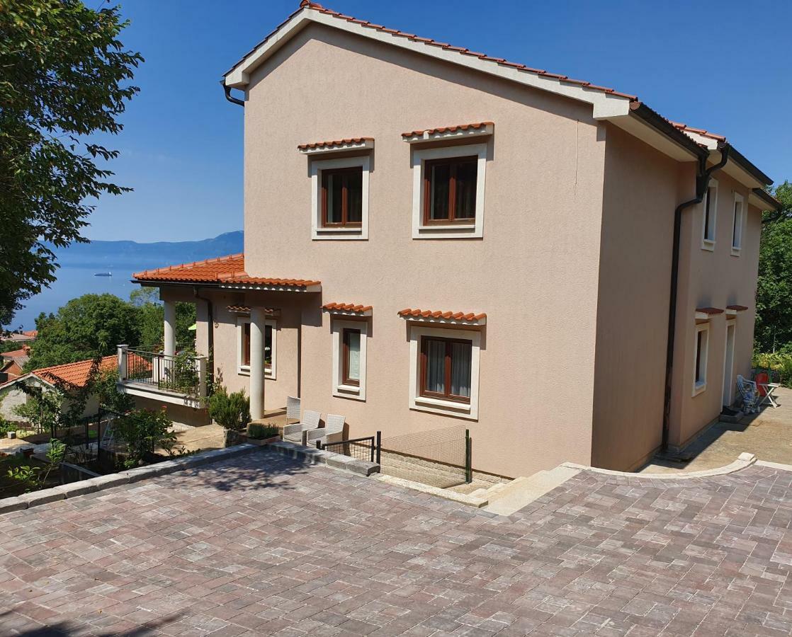 Studio Apartman Marti Apartment Кострена Екстериор снимка
